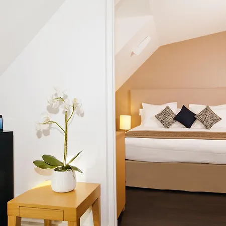 Residhome Opera Апарт-отель 4*