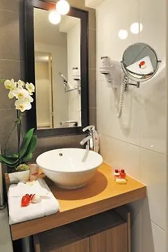레지드홈 오페라 아파트호텔 4*